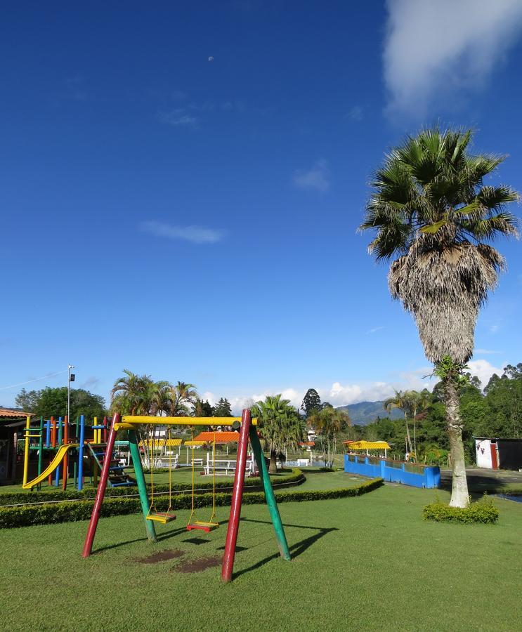 Finca Recreacional Marcelandia Santa Rosa de Cabal Exterior foto